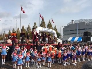 ステージ前応援1.jpg